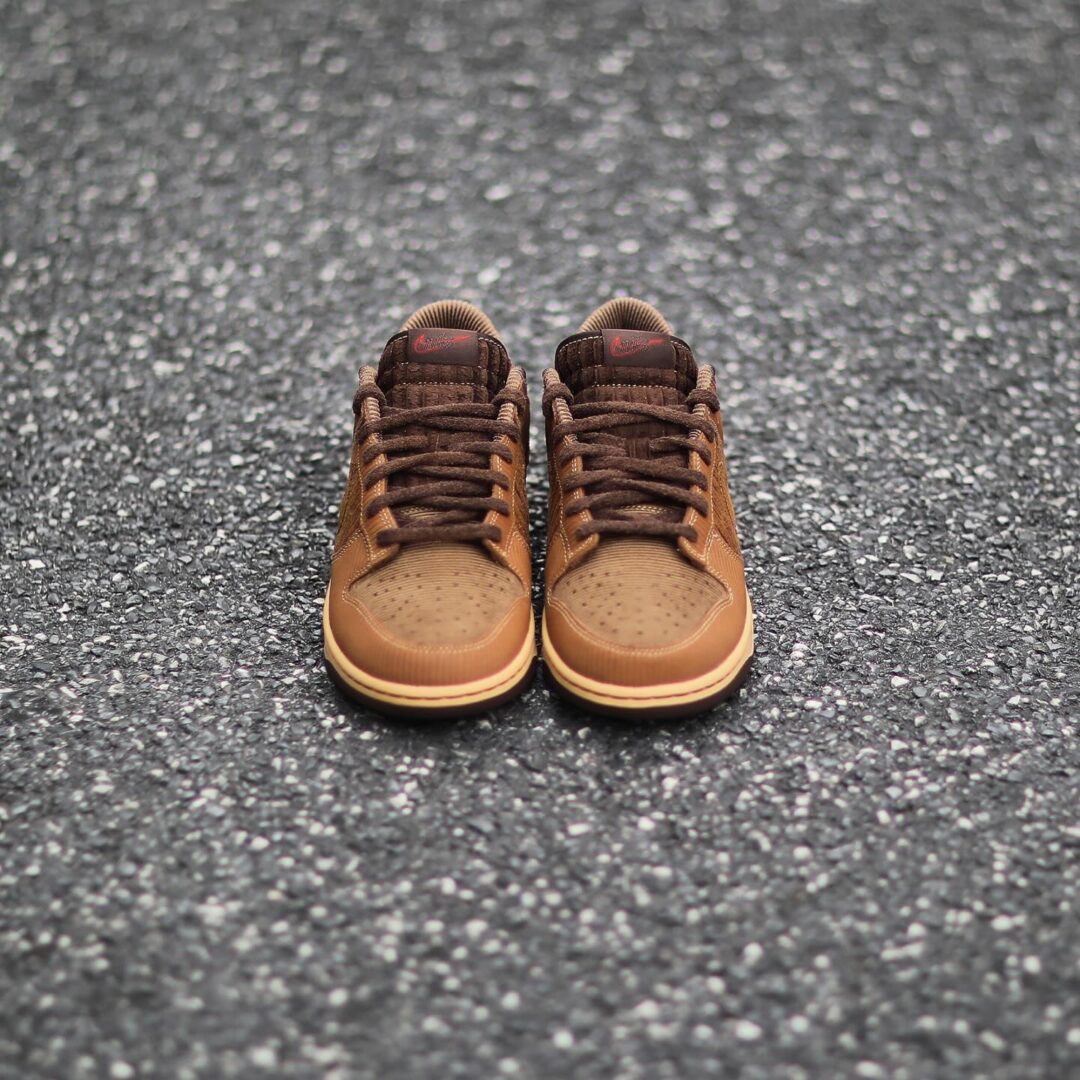 【2025年 発売】NIKE DUNK LOW “Light British Tan Corduroy” (ナイキ ダンク ロー “ライトブリティッシュタンコーデュロイ”) [IB7746-200]