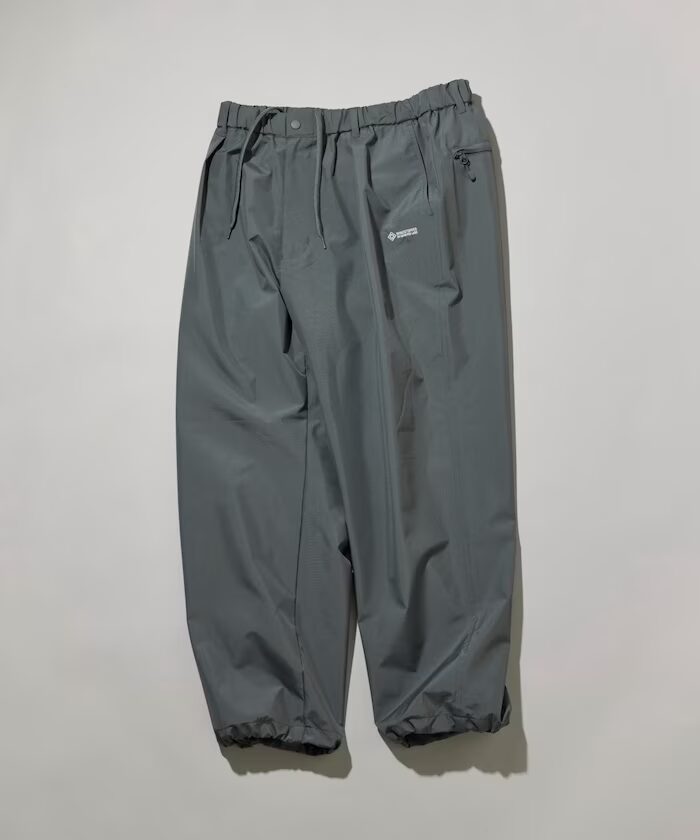 FREAK’S STORE × Plus Phenix 2026 SS 別注 “GORE-TEX WINDSTOPPER PACKABLE SLACKS PANTS”が1月下旬 発売 (フリークスストア プラスフェニックス ゴアテックス ウィンドストッパー パンツ)