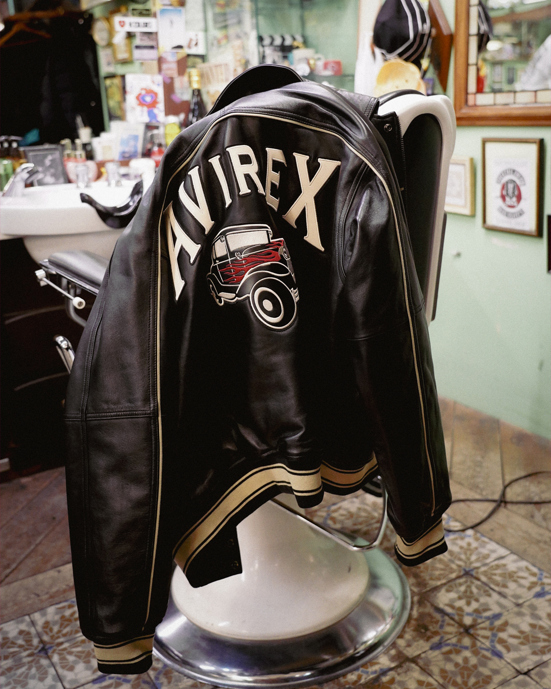 AVIREX × MR.BROTHERS CUT CLUB コラボアイテムが2025年12/20 発売 (アヴィレックス ミスター・ブラザーズ・カットクラブ)