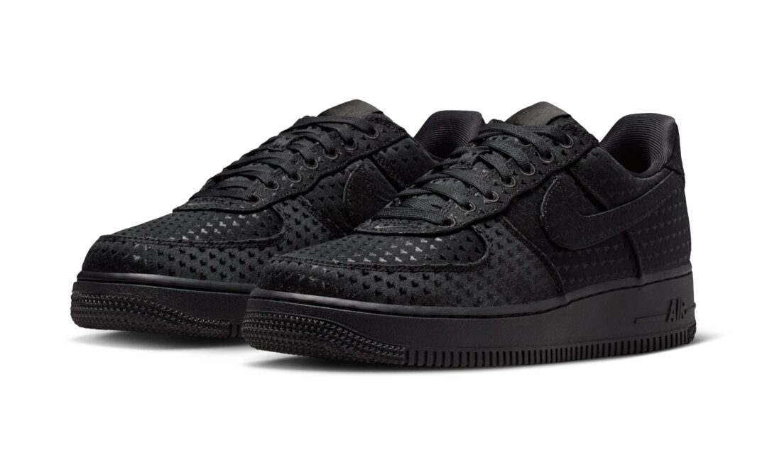 【2026年 2月 発売予定】NIKE AIR FORCE 1 LOW “Valentine 2026/Triple Black” (ナイキ エア フォース 1 ロー “バレンタイン/トリプルブラック”) [IQ9965-001]