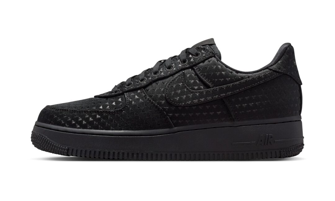 【2026年 2月 発売予定】NIKE AIR FORCE 1 LOW “Valentine 2026/Triple Black” (ナイキ エア フォース 1 ロー “バレンタイン/トリプルブラック”) [IQ9965-001]