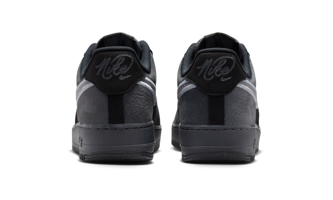 【2025年 発売予定】NIKE AIR FORCE 1 07 LOW “Black/Dark Smoke Grey” (ナイキ エア フォース 1 ロー “ブラック/ダークスモークグレー”) [IB6842-002]