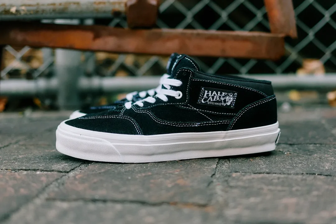 【2026年 1/1 発売】VANS PREMIUM HALF CAB REISSUE 33 “Black/White” (バンズ プレミアム ハーフキャブ) [VN000CXJBZW/VN000E97BKA]