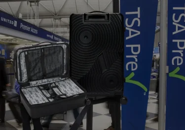 NIKE AF1をイメージしたスーツケースが2026年 1/1 発売 (NIKE AIR FORCE 1 ナイキ エア フォース Luggage) [HV8584-010/HV8586-010/IO0771-010]