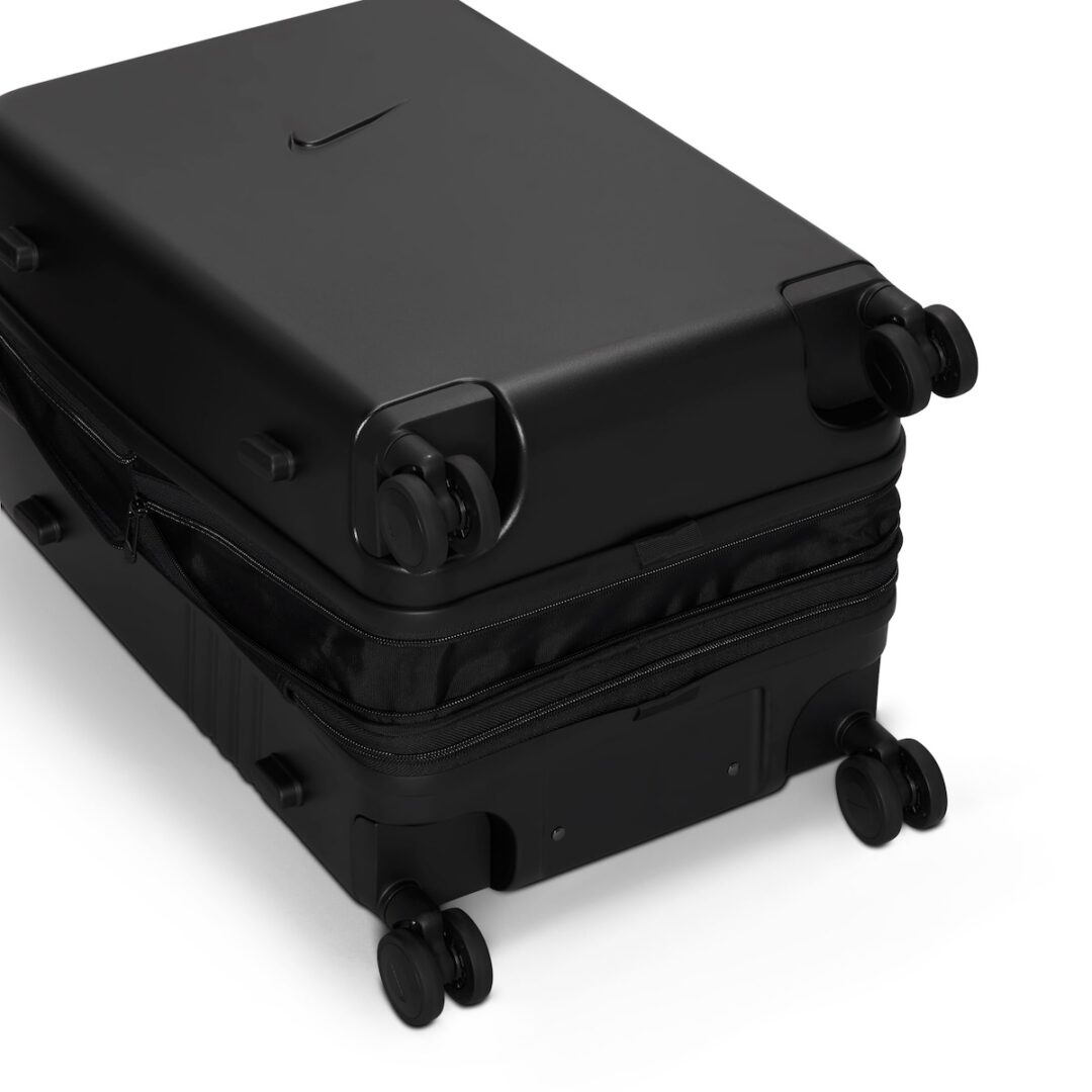 NIKE AF1をイメージしたスーツケースが2026年 1/1 発売 (NIKE AIR FORCE 1 ナイキ エア フォース Luggage) [HV8584-010/HV8586-010/IO0771-010]