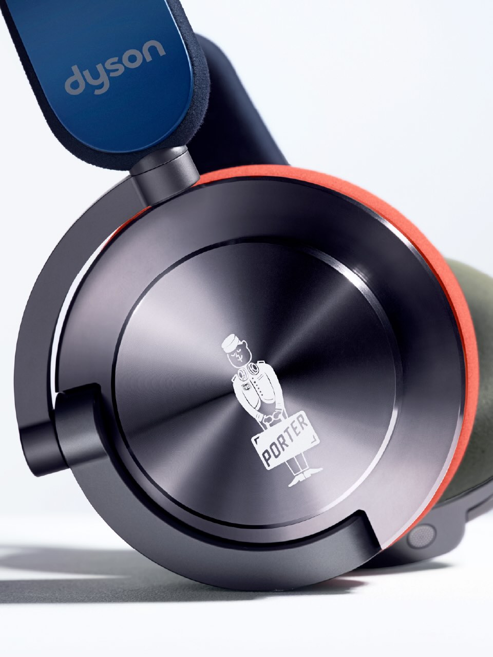 ダイソン × 吉田カバン/ポーターの異色タッグ!コラボアイテムが2025年 12/4 発売 (Dyson PORTER YOSHIDA & Co. 90th Anniversary Project 006)