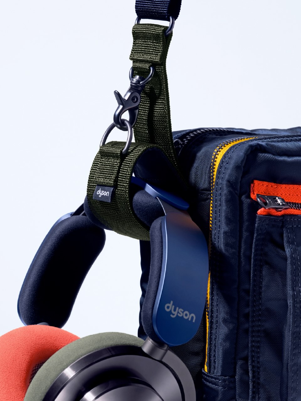 ダイソン × 吉田カバン/ポーターの異色タッグ!コラボアイテムが2025年 12/4 発売 (Dyson PORTER YOSHIDA & Co. 90th Anniversary Project 006)