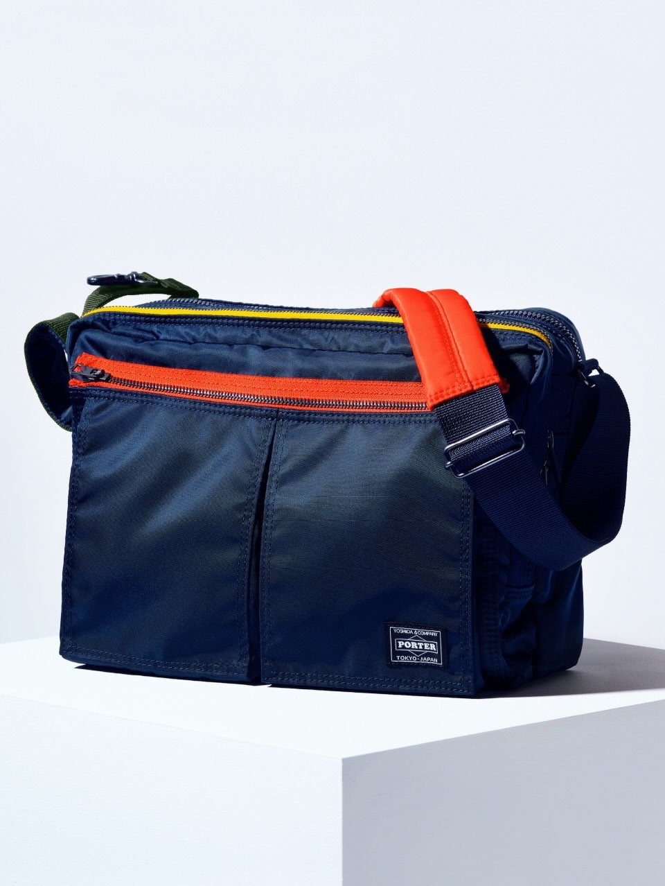 ダイソン × 吉田カバン/ポーターの異色タッグ!コラボアイテムが2025年 12/4 発売 (Dyson PORTER YOSHIDA & Co. 90th Anniversary Project 006)