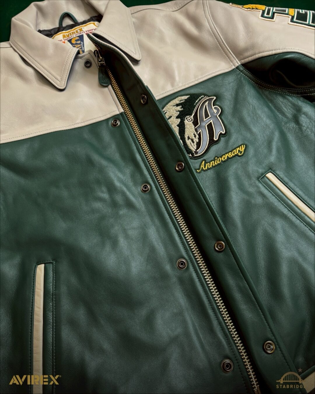 AVIREX × STABRIDGE “VARSITY JACKET CHIEF ROCKA”が2025年 12/27 発売 (アヴィレックス スタブリッジ “バーシティジャケット”)