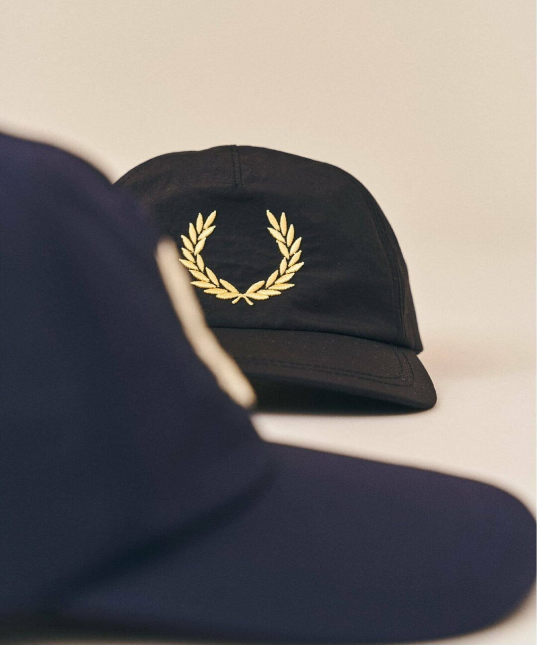 417 EDIFICE × FRED PERRY 別注 2026 SS “Bold Branding キャップ”が2026年 2月下旬 発売 (エディフィス フレッドペリー)