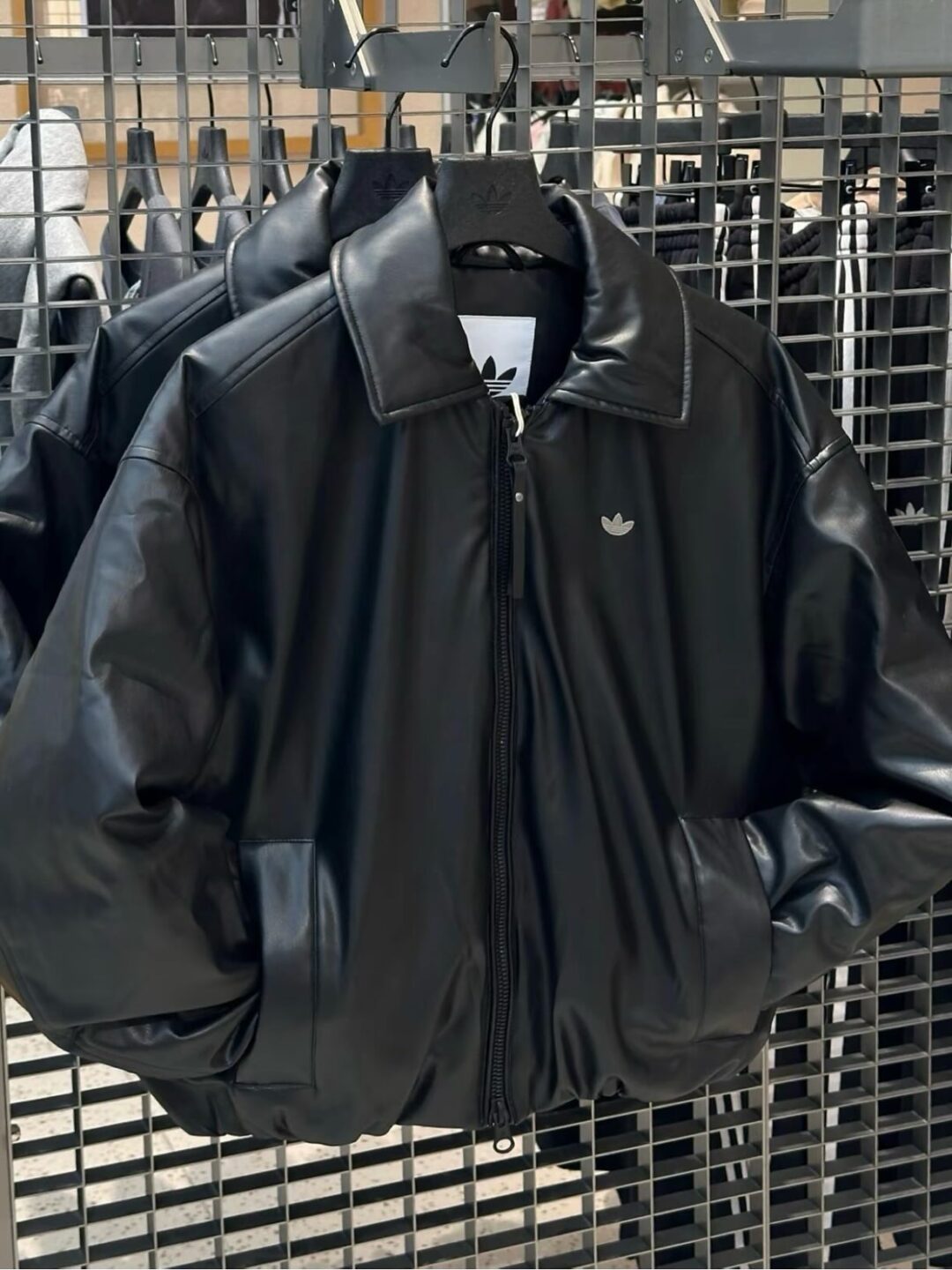 adidas originals PAD PU Jacket “Black”が海外発売 (アディダス オリジナルス ジャケット “ブラック”) [KC2656]