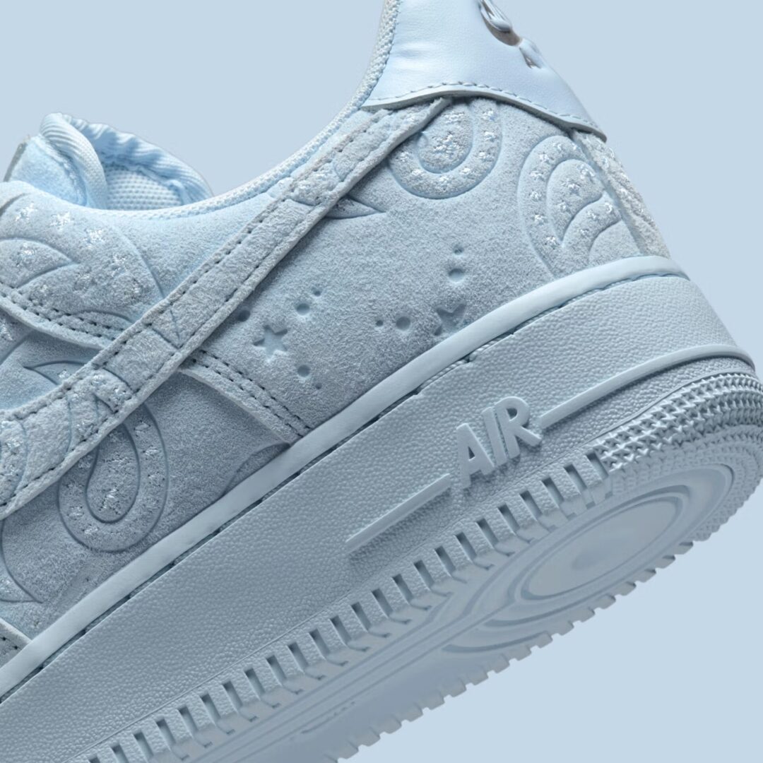 【2026年 春 発売予定】NIKE AIR FORCE 1 LOW SUEDE “Paisley/Hydrogen Blue” (ナイキ エア フォース 1 ロー スエード “ペイズリー/ハイドロゲンブルー”) [IO1259-400]