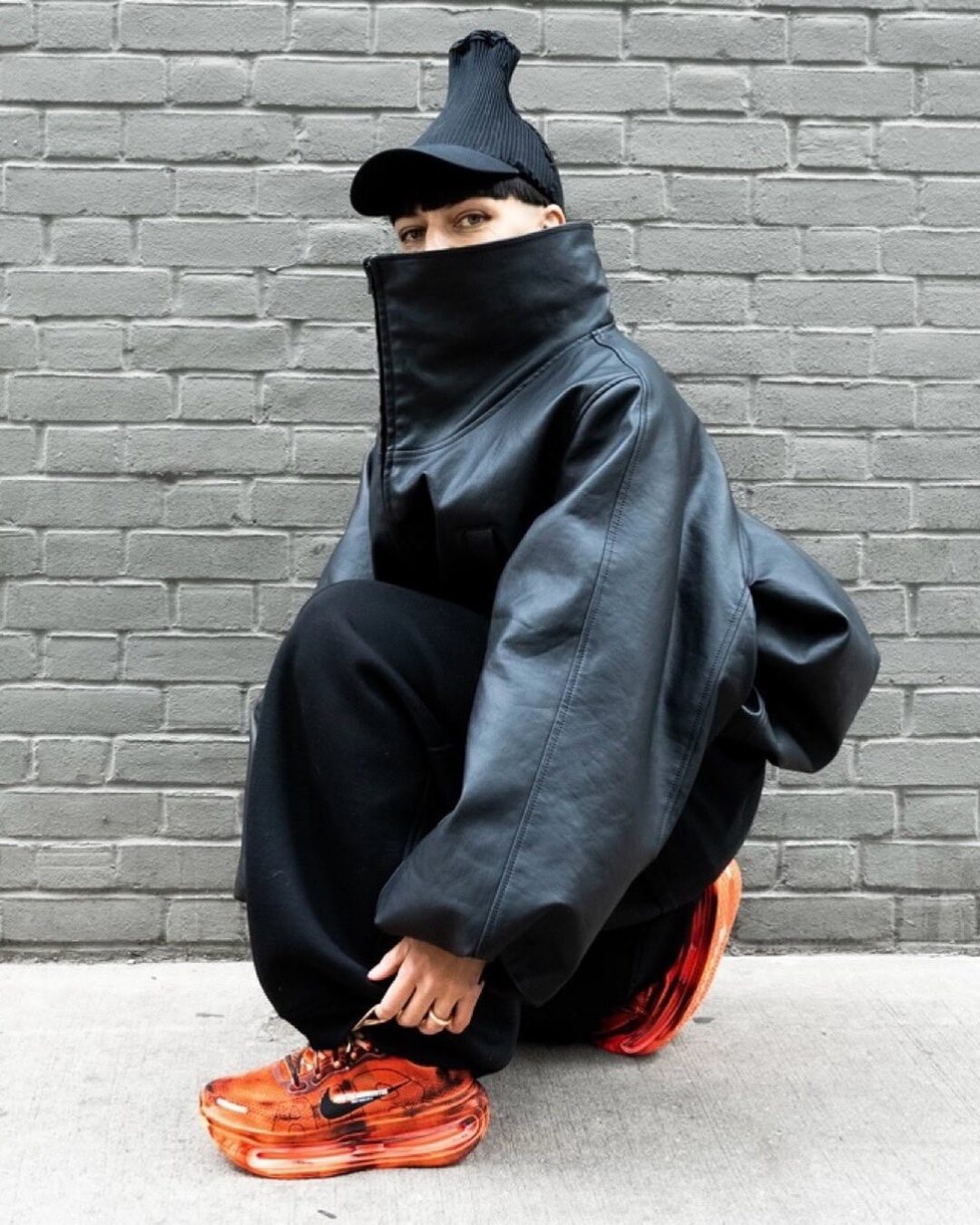 【2026年 発売予定】Melitta Baumeister x NIKE VOMERO PREMIUM “Total Orange/Black” (メリッタ・バウマイスター ナイキ ボメロ プレミアム “オレンジ/ブラック”) [IQ7166-800]