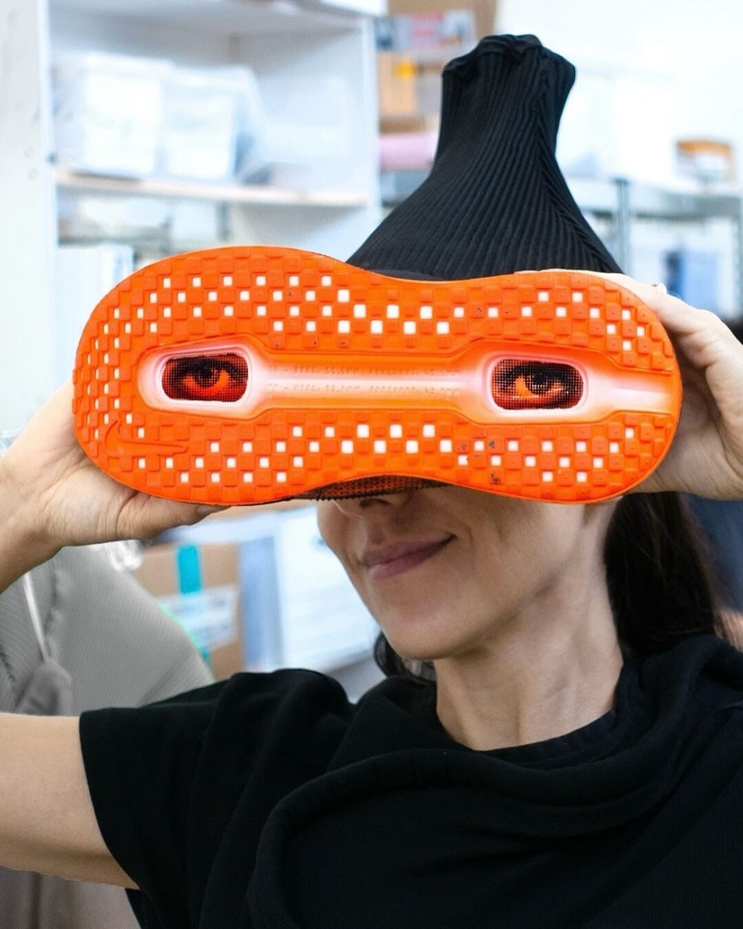 【2026年 発売予定】Melitta Baumeister x NIKE VOMERO PREMIUM “Total Orange/Black” (メリッタ・バウマイスター ナイキ ボメロ プレミアム “オレンジ/ブラック”) [IQ7166-800]