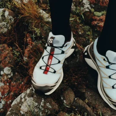 【2026年 1/30 発売】Naked × Salomon GORE-TEX "Ballad Blue/White Pepper/Delic" (ネイキッド サロモン ゴアテックス) [L45466600]