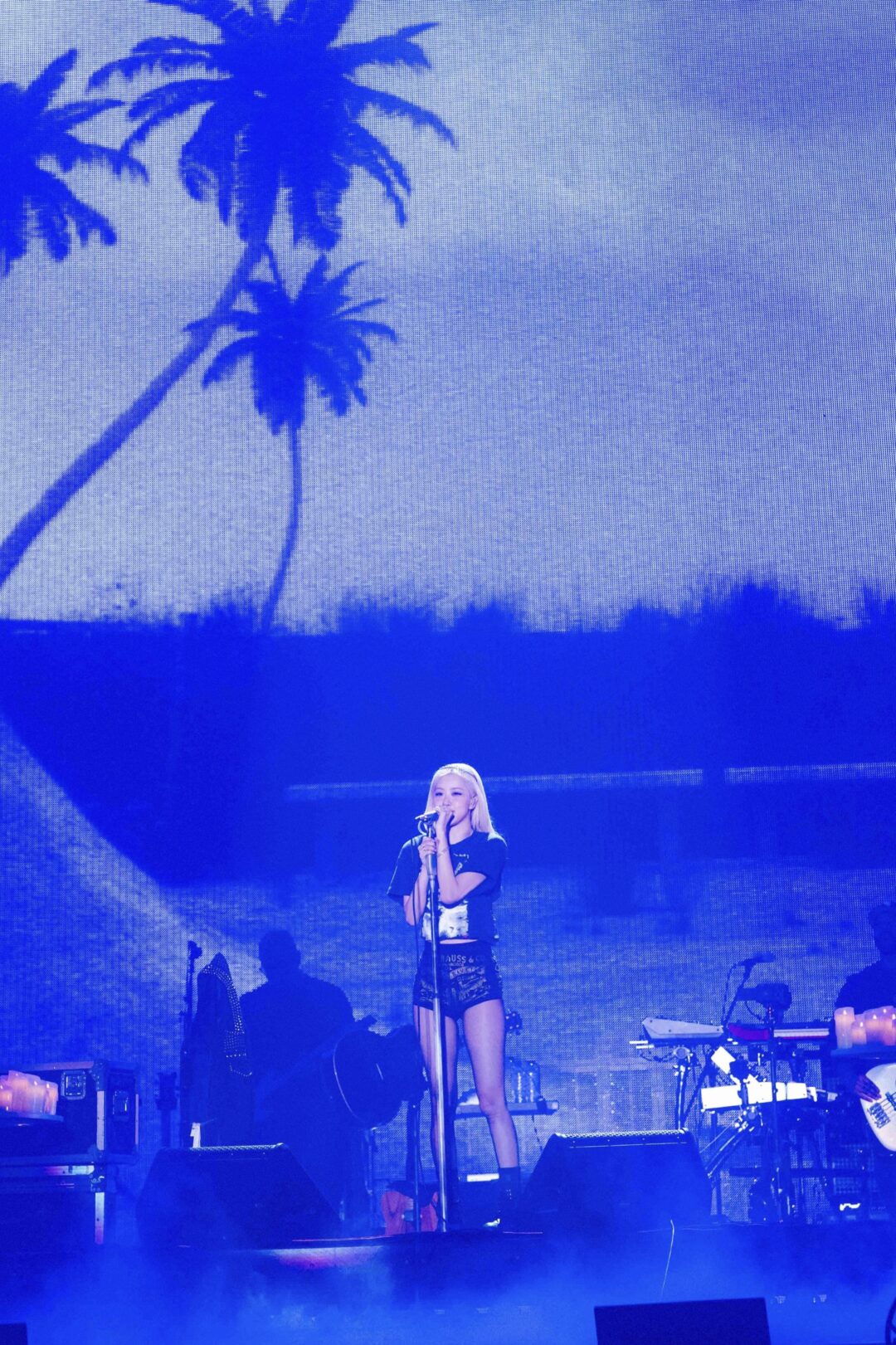 Levi’sが「BLACKPINK Rosé」のカスタムステージ衣装を制作・提供 (リーバイス ブラックピンク ロゼ)