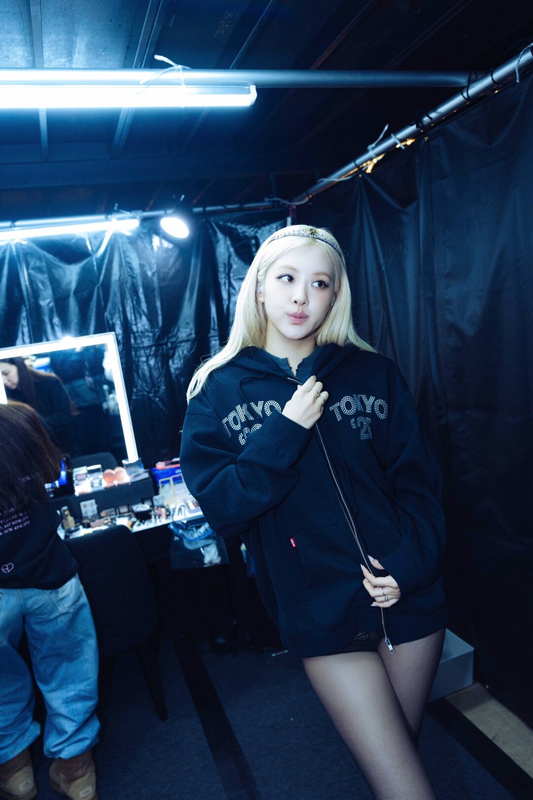 Levi’sが「BLACKPINK Rosé」のカスタムステージ衣装を制作・提供 (リーバイス ブラックピンク ロゼ)