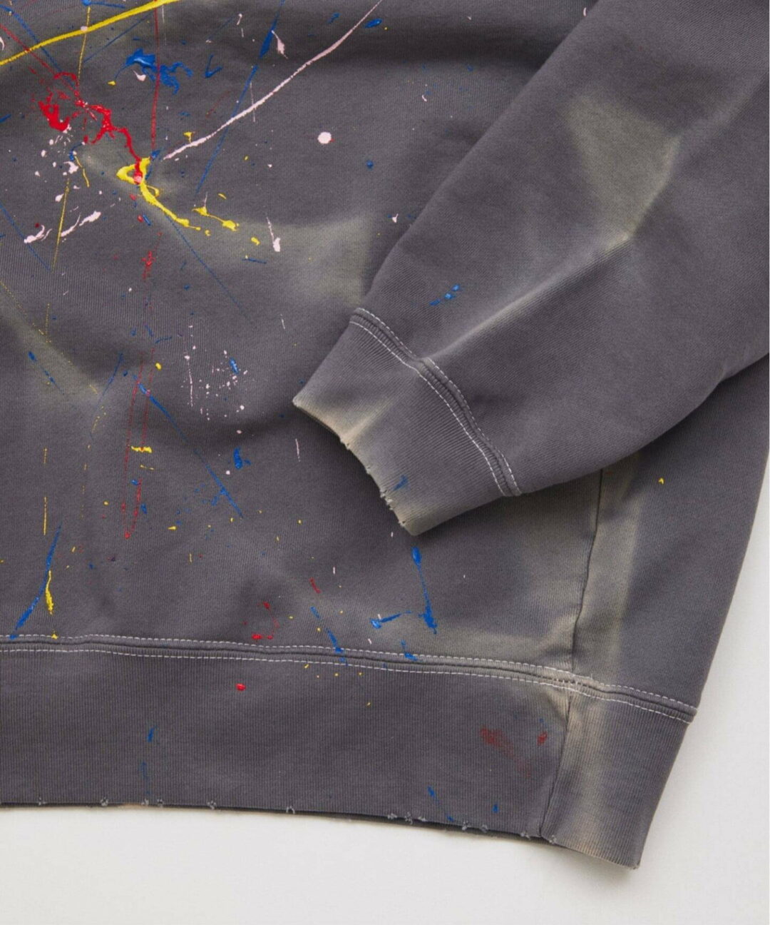 JOURNAL STANDARD 2026 SS “ドロッピング ペイント クルーネック スウェット & プルオーバー パーカー”が発売 (ジャーナルスタンダード)