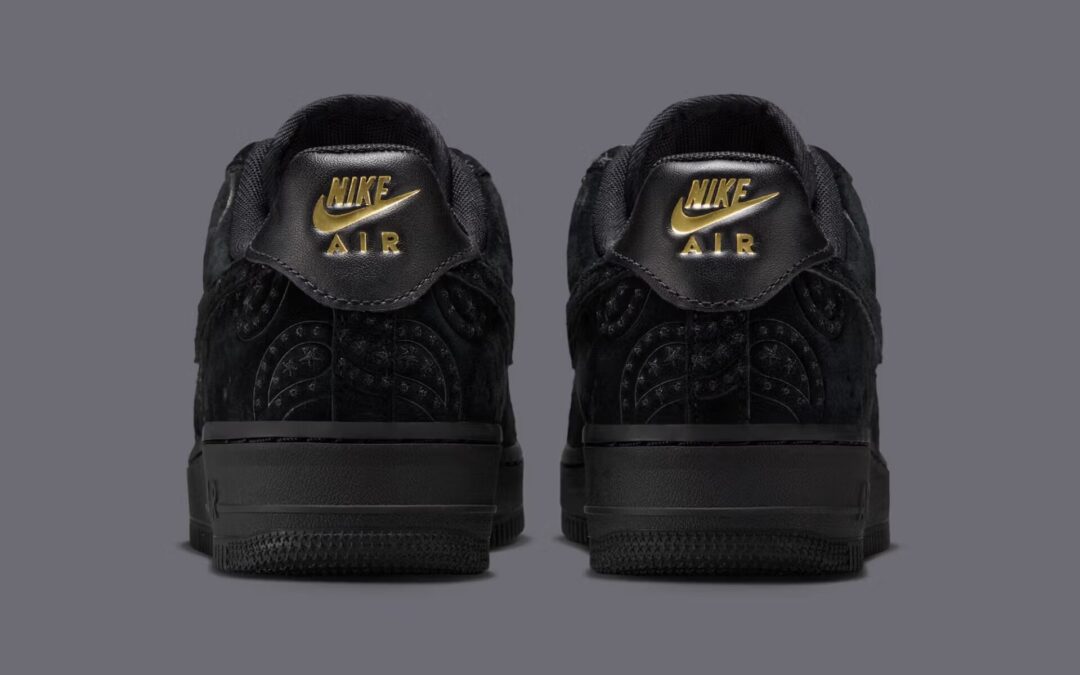 【2026年 春 発売予定】NIKE AIR FORCE 1 LOW SUEDE “Paisley/Black/Metallic Gold” (ナイキ エア フォース 1 ロー スエード “ペイズリー/ブラック/ゴールド”) [IO1259-001]
