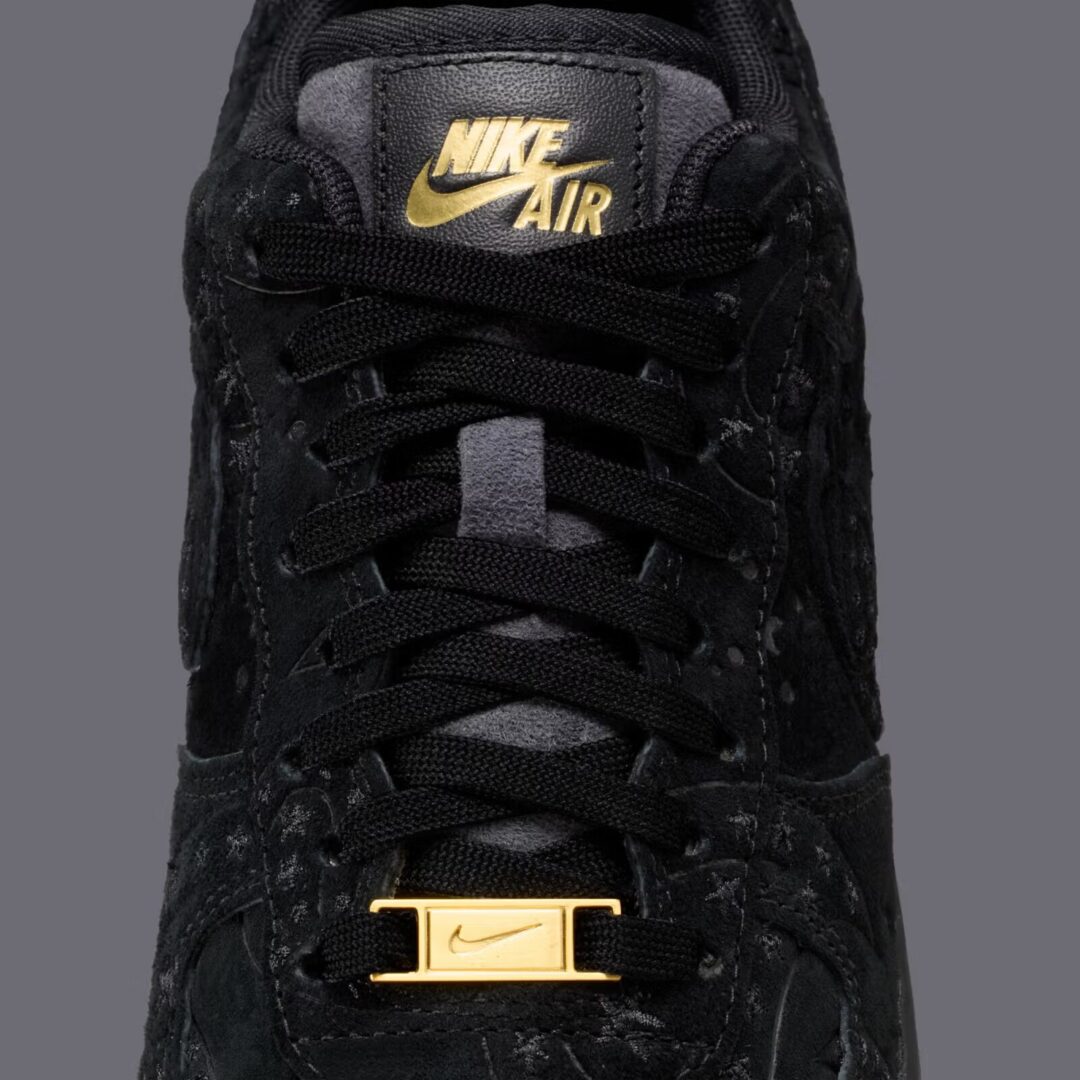 【2026年 春 発売予定】NIKE AIR FORCE 1 LOW SUEDE “Paisley/Black/Metallic Gold” (ナイキ エア フォース 1 ロー スエード “ペイズリー/ブラック/ゴールド”) [IO1259-001]