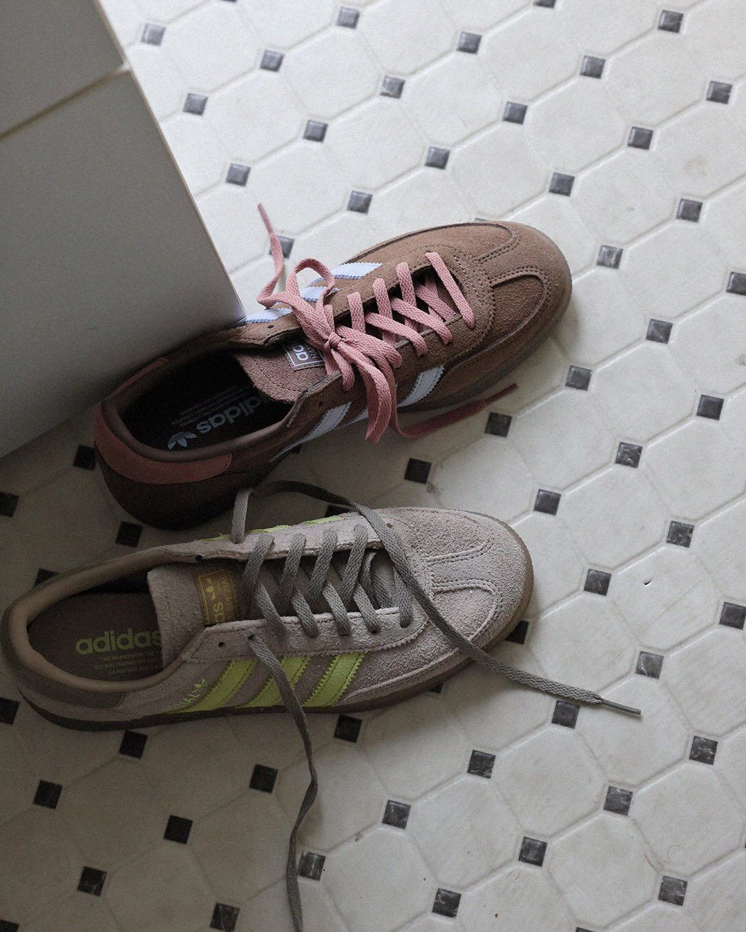 【2026年 1/22 発売】JOURNAL STANDARD relume × adidas Originals W HANDBALL SPEZIAL (ジャーナルスタンダード アディダス オリジナルス ハンドボール スペツィアル) [IH1502/IH1503]