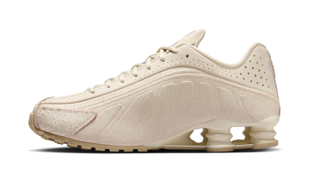 【2026年 2/3 発売】NIKE SHOX R4 QS “Natural/Metallic Silver” (ナイキ ショックス “ナチュラル/メタリックシルバー”) [IO4544-100]