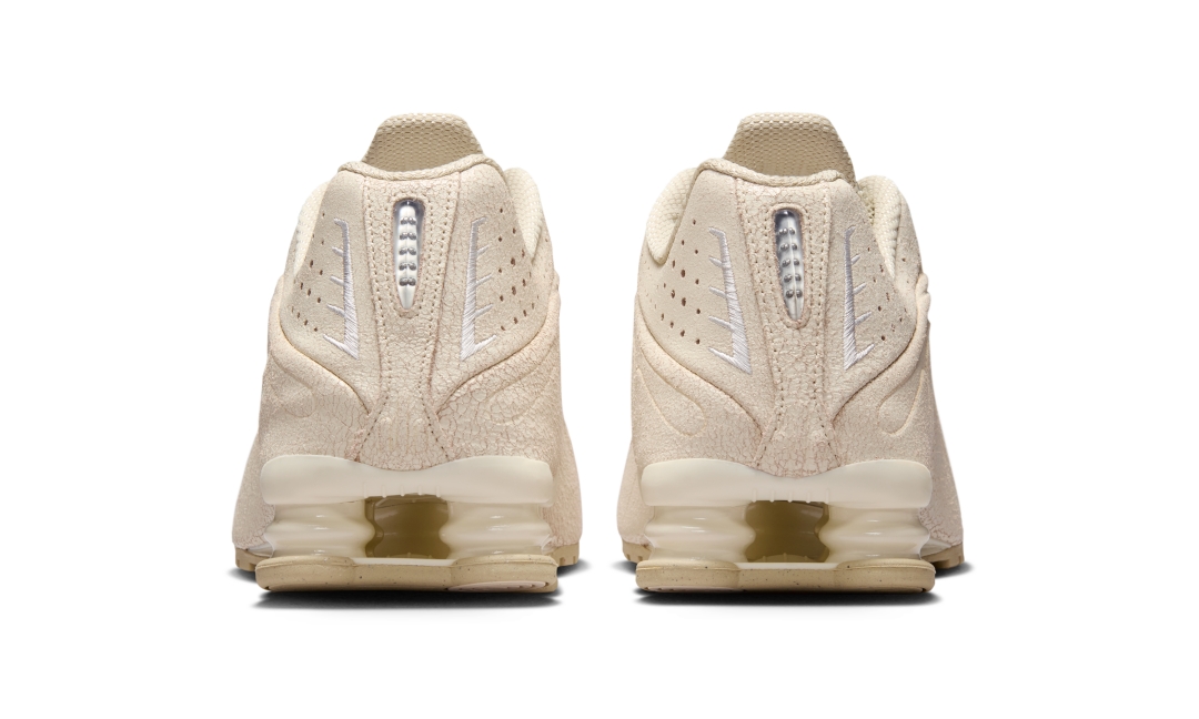 【2026年 2/3 発売】NIKE SHOX R4 QS “Natural/Metallic Silver” (ナイキ ショックス “ナチュラル/メタリックシルバー”) [IO4544-100]