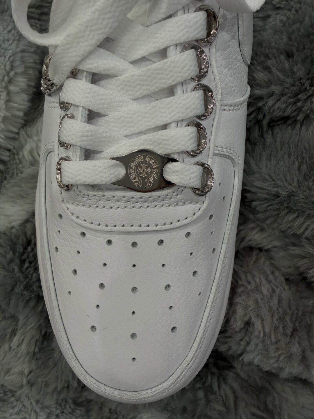 Chrome Hearts × NOCTA × NIKE AIR FORCE 1 LOW “Triple White” (クロムハーツ ノクタ ナイキ エア フォース 1 ロー “Certified Lover Boy”)