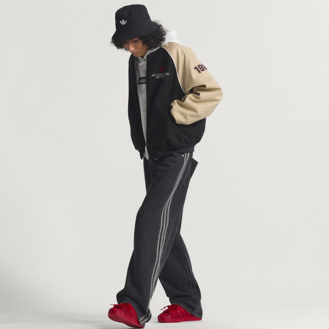 「アディダス アディカラー デニム 2026 SS」から3ストライプをあしらったバギーデニムが発売 (adidas Adicolor Denim Baggy Denim Pants) [KD1497/KD1499]
