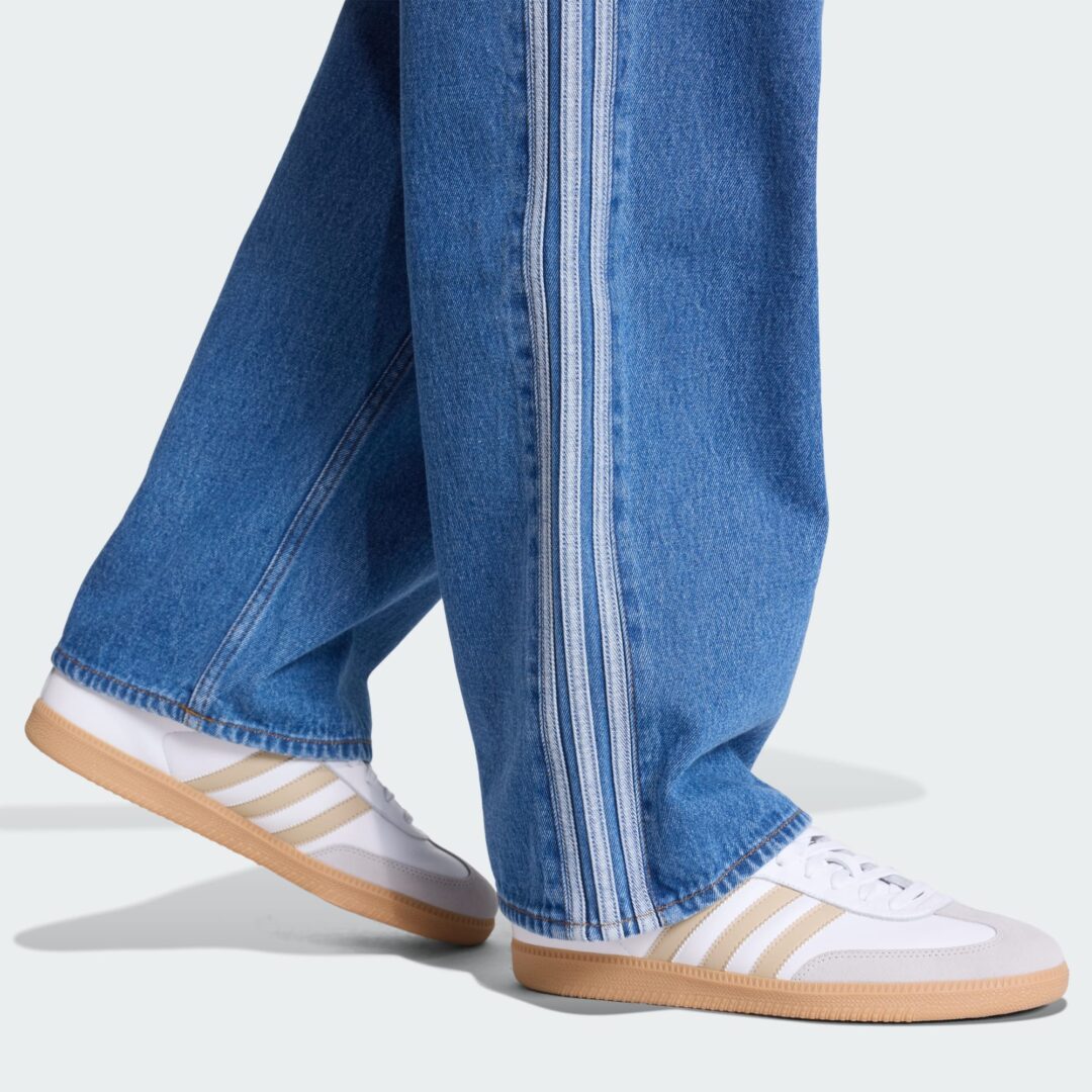 「アディダス アディカラー デニム 2026 SS」から3ストライプをあしらったバギーデニムが発売 (adidas Adicolor Denim Baggy Denim Pants) [KD1497/KD1499]