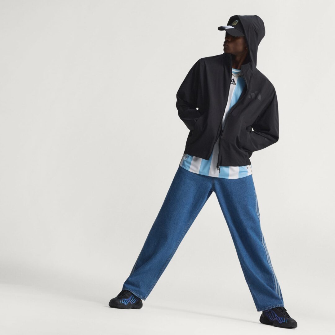 「アディダス アディカラー デニム 2026 SS」から3ストライプをあしらったバギーデニムが発売 (adidas Adicolor Denim Baggy Denim Pants) [KD1497/KD1499]