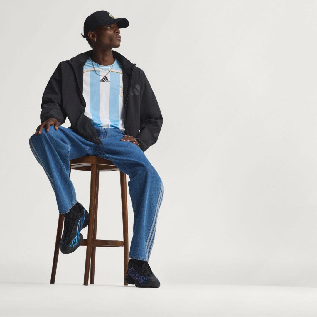 「アディダス アディカラー デニム 2026 SS」から3ストライプをあしらったバギーデニムが発売 (adidas Adicolor Denim Baggy Denim Pants) [KD1497/KD1499]