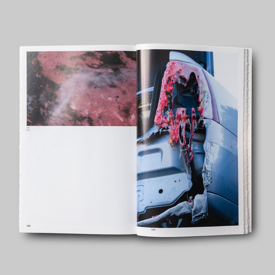 “Carhartt WIP Active Jacket”の生誕50年を祝う特別な書籍「SEDIMENTAL WORKS」が2026年 1/16 発売 (カーハート)