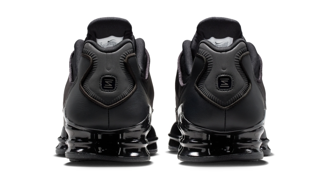 【海外発売】NIKE SHOX R4 TL “Winterized/Black/Photon Dust” (ナイキ ショックス “ウィンタライズド/ブラック/フォトンダスト) [HM9612-010/HM9612-025]