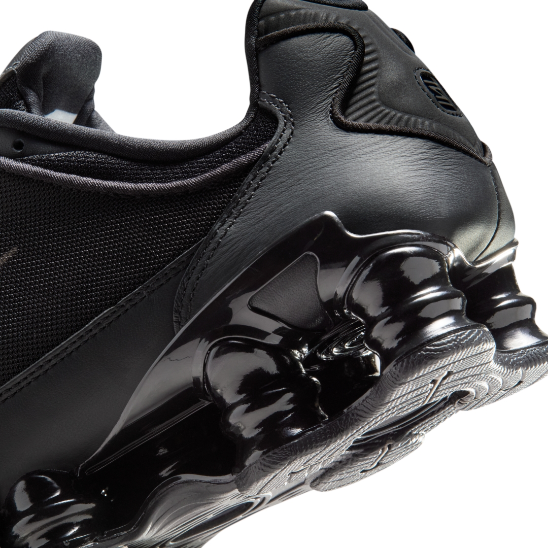 【海外発売】NIKE SHOX R4 TL “Winterized/Black/Photon Dust” (ナイキ ショックス “ウィンタライズド/ブラック/フォトンダスト) [HM9612-010/HM9612-025]