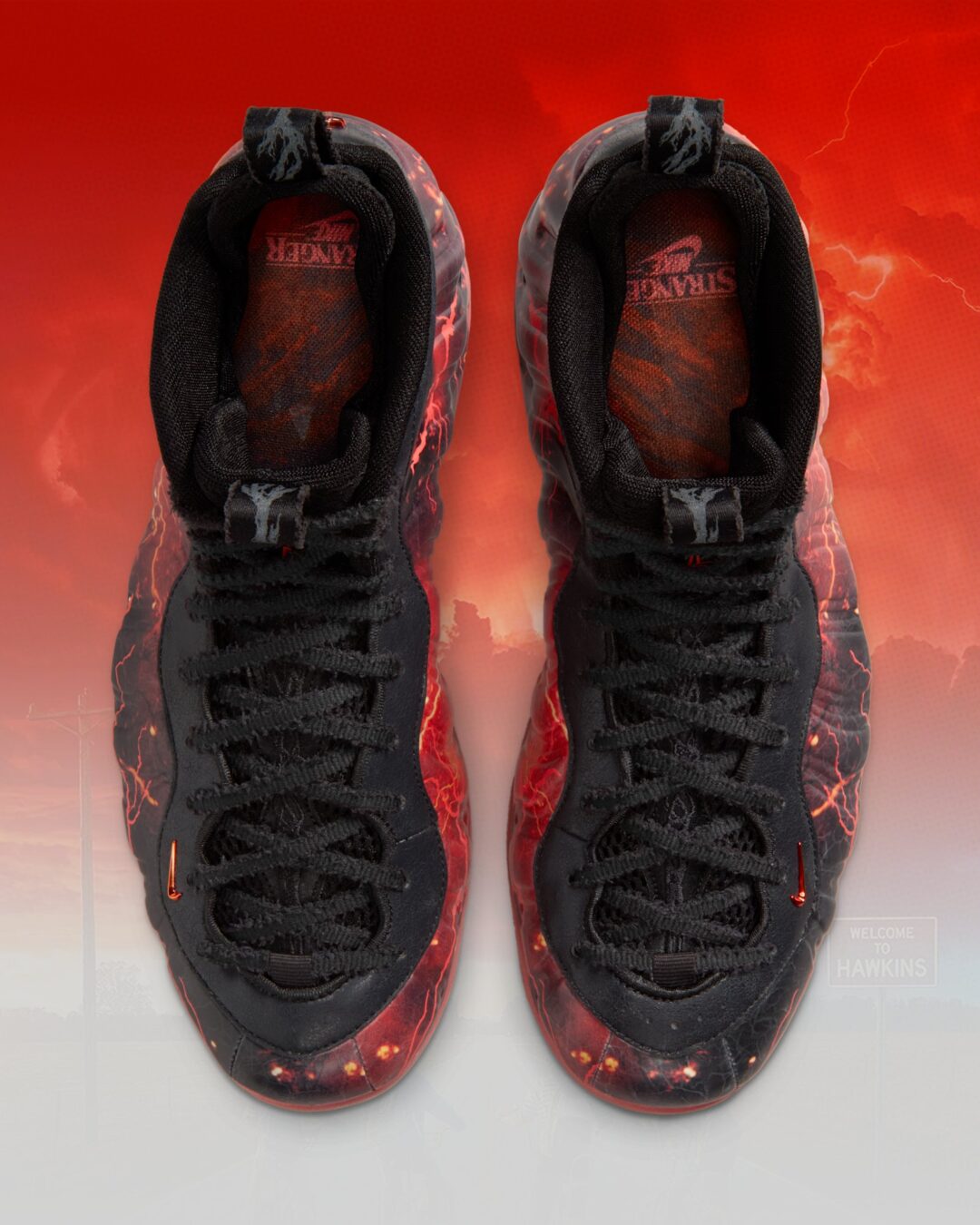 【2026年 2/13 発売予定】Stranger Things × NIKE AIR FOAMPOSITE ONE PREMIUM QS (ストレンジャー・シングス ナイキ エア フォームポジット ワン プレミアム) [IR7336-001]