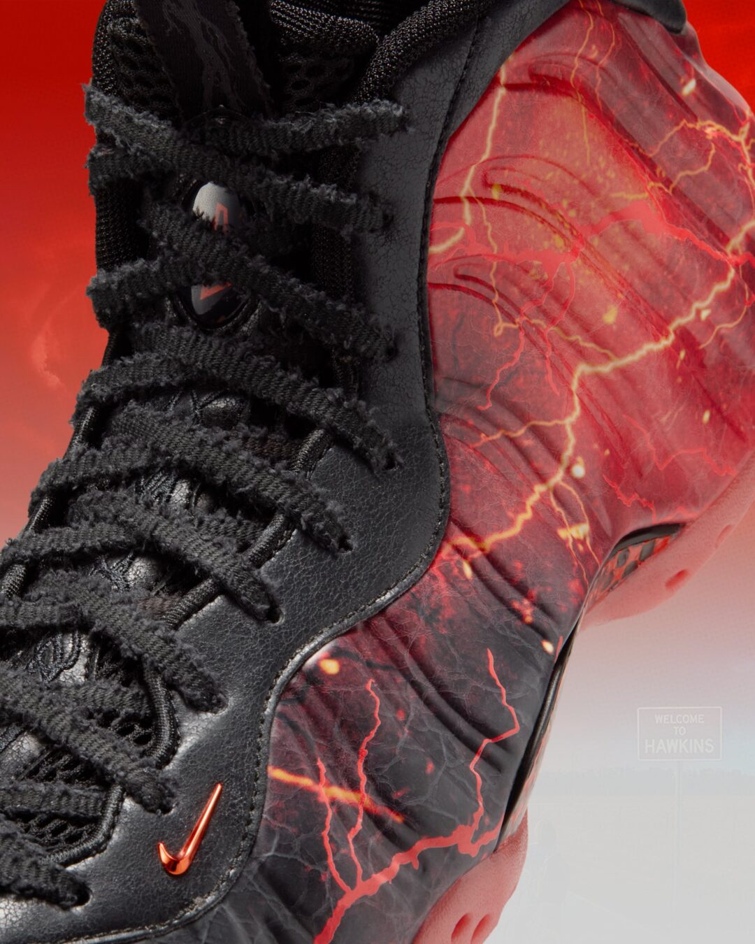 【2026年 2/13 発売予定】Stranger Things × NIKE AIR FOAMPOSITE ONE PREMIUM QS (ストレンジャー・シングス ナイキ エア フォームポジット ワン プレミアム) [IR7336-001]