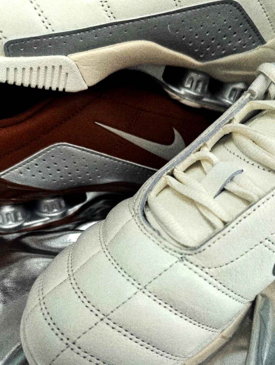 【海外発売】NIKE T90 SHOX MAGIA QS (ナイキ トータル 90 ショックス マギア) [IO9900-100/IO9900-200]