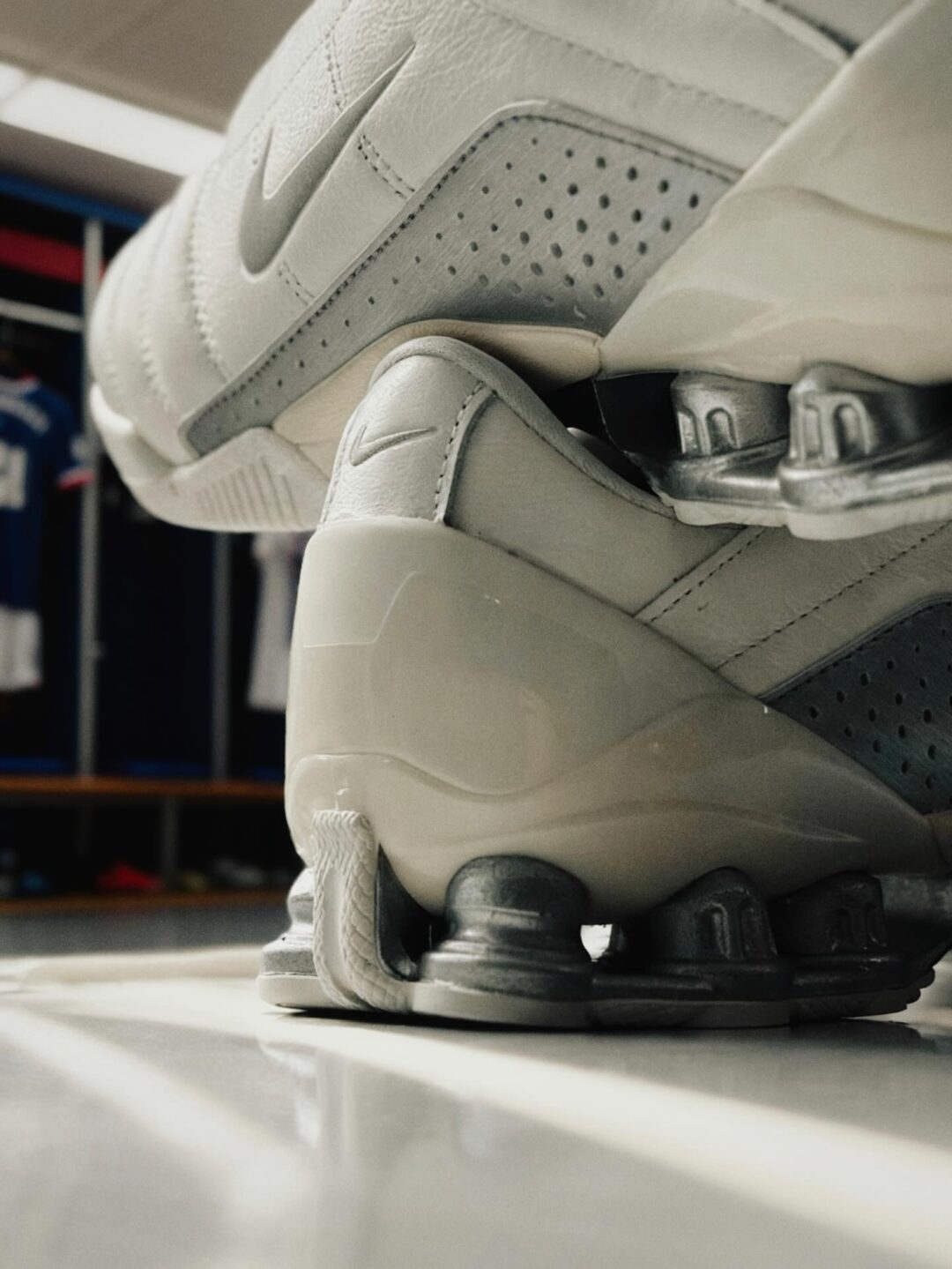 【海外発売】NIKE T90 SHOX MAGIA QS (ナイキ トータル 90 ショックス マギア) [IO9900-100/IO9900-200]