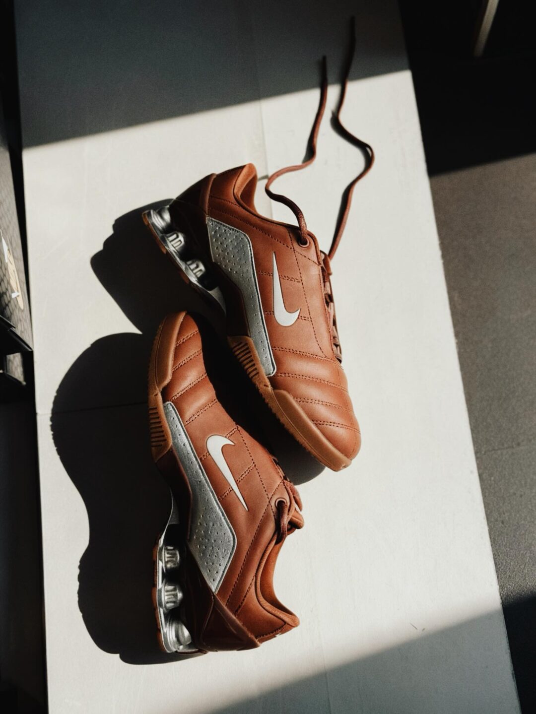 【海外発売】NIKE T90 SHOX MAGIA QS (ナイキ トータル 90 ショックス マギア) [IO9900-100/IO9900-200]