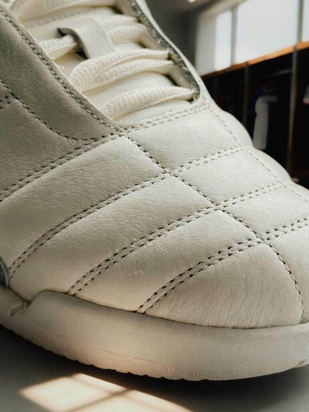 【海外発売】NIKE T90 SHOX MAGIA QS (ナイキ トータル 90 ショックス マギア) [IO9900-100/IO9900-200]