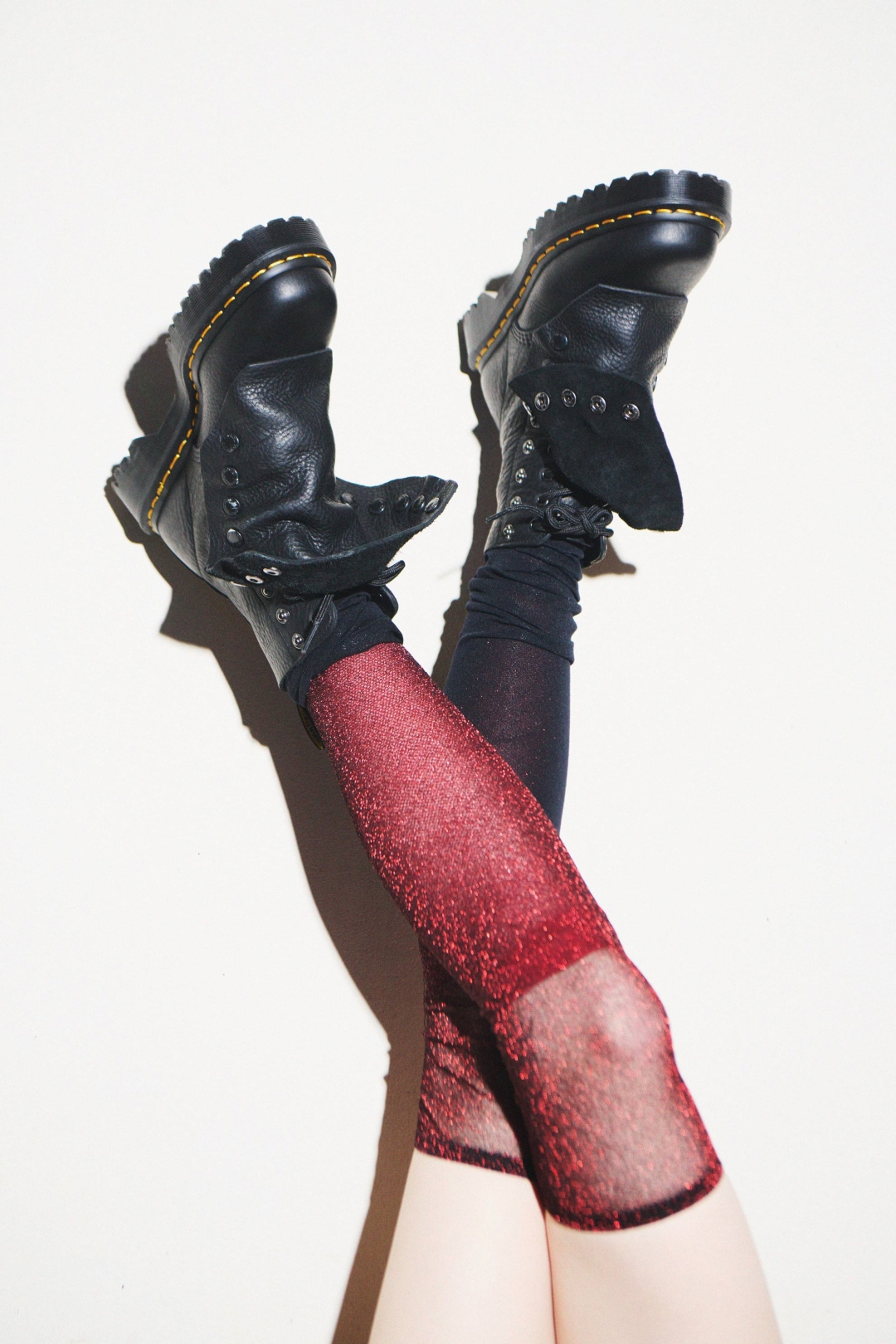 LIMI feu × Dr. Martens “DOT BUTTON BOOTS”が2026年 1/16 発売 (リミ フゥ ドクターマーチン)