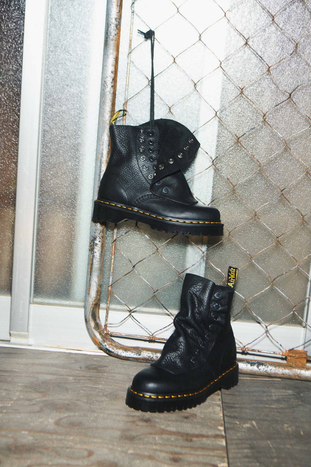 LIMI feu × Dr. Martens “DOT BUTTON BOOTS”が2026年 1/16 発売 (リミ フゥ ドクターマーチン)