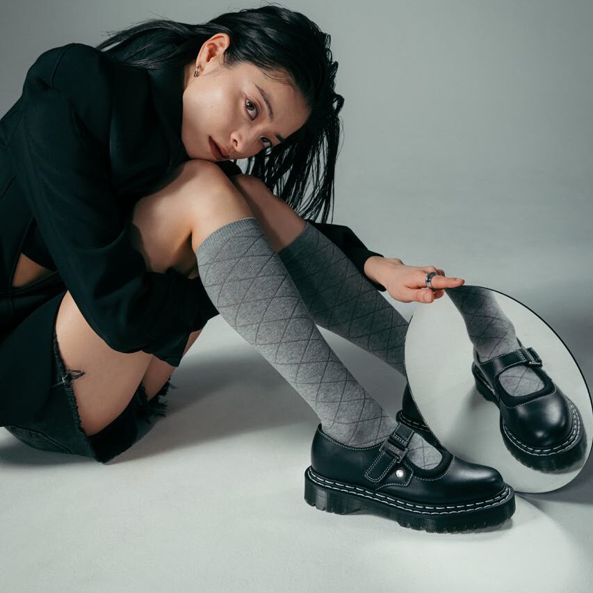 Dr. Martensからホワイトのダブルステッチを纏った「THE DOUBLE STITCH」が発売 (ドクターマーチン)