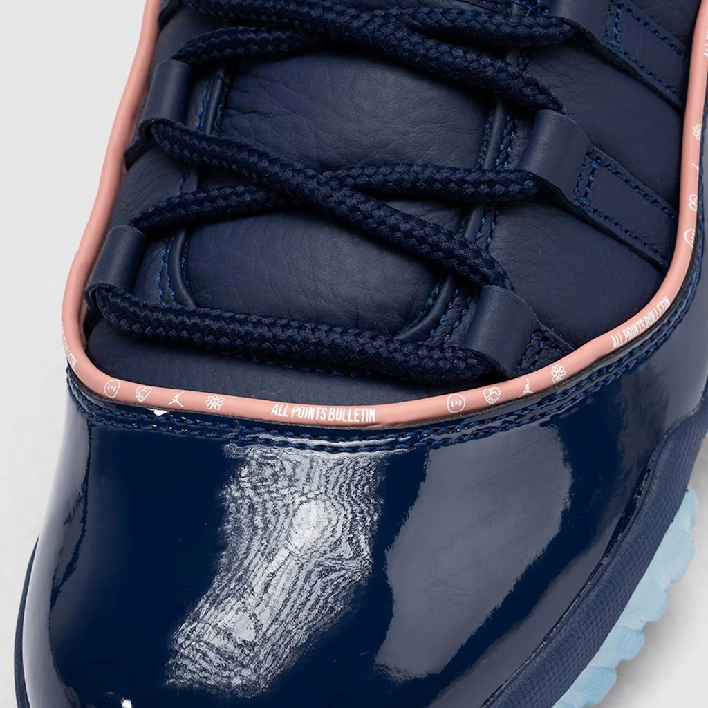 【2026年 10/30 発売】APB x NIKE AIR JORDAN 11 RETRO LOW SP “Binary Blue” (All Points Bulletin オール ポインツ ブレティン ナイキ エア ジョーダン 11) [IU8266-400]