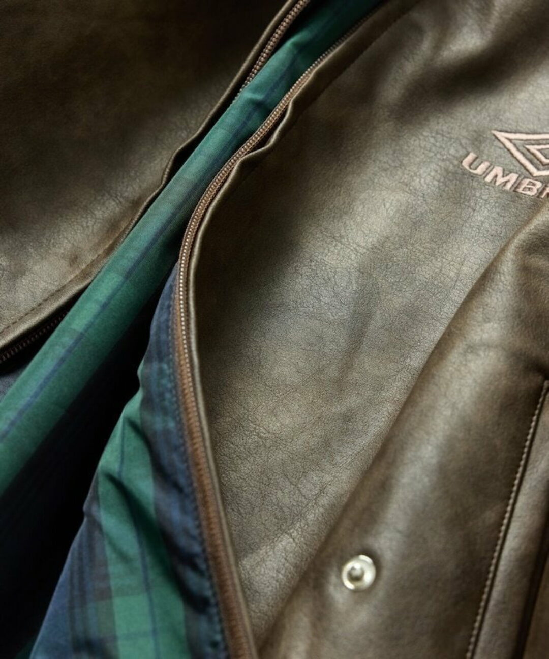 FREAK’S STORE × UMBRO 2026 SS 別注 “SP Leatherette Stand Collar Blouson”が発売 (フリークスストア アンブロ)