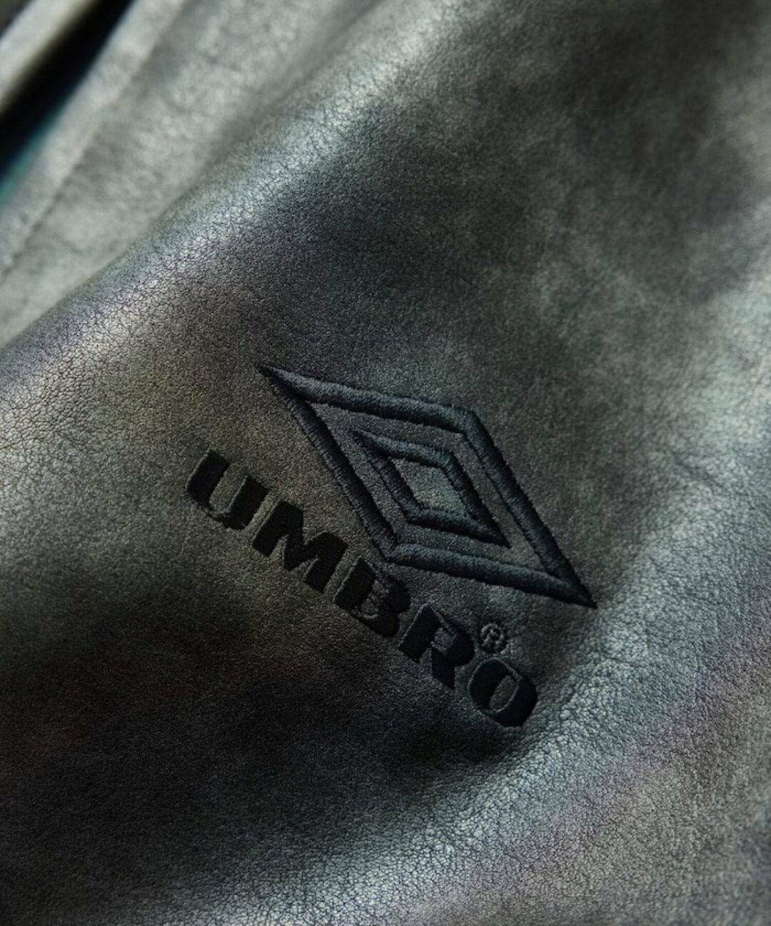 FREAK’S STORE × UMBRO 2026 SS 別注 “SP Leatherette Stand Collar Blouson”が発売 (フリークスストア アンブロ)