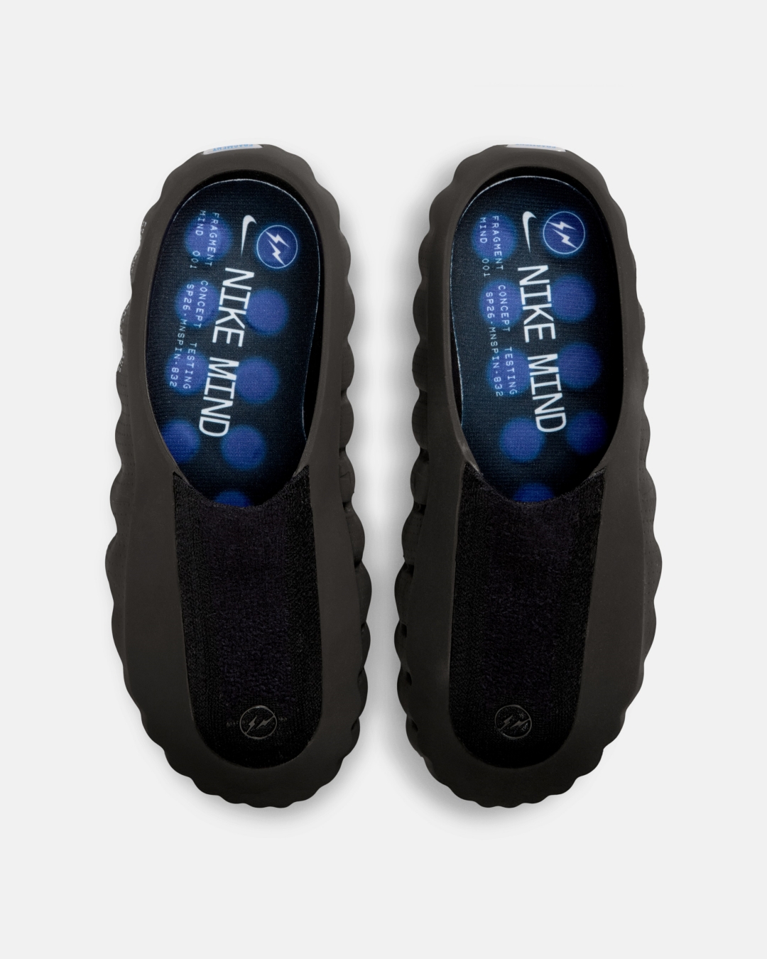 【2026年 3/14 & 3/19 発売】FRAGMENT × NIKE MIND MULE 001 “Black/Royal” (フラグメント 藤原ヒロシ ナイキ マインド ミュール) [IQ8502-001]