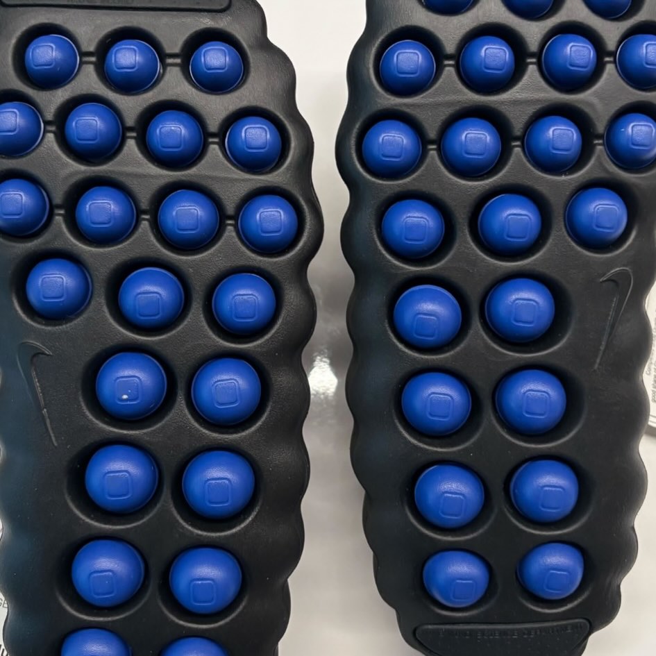 【2026年 発売予定】FRAGMENT × NIKE MIND MULE 001 “Black/Royal” (フラグメント 藤原ヒロシ ナイキ マインド ミュール)