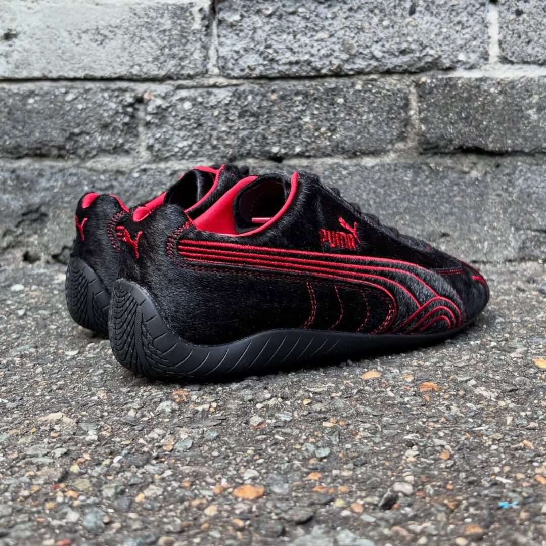 【2026年 1/1 発売】PUMA SPEEDCAT NRG YOTH “PUMA Black/For All Time Red” (プーマ スピードキャット) [404590-01]